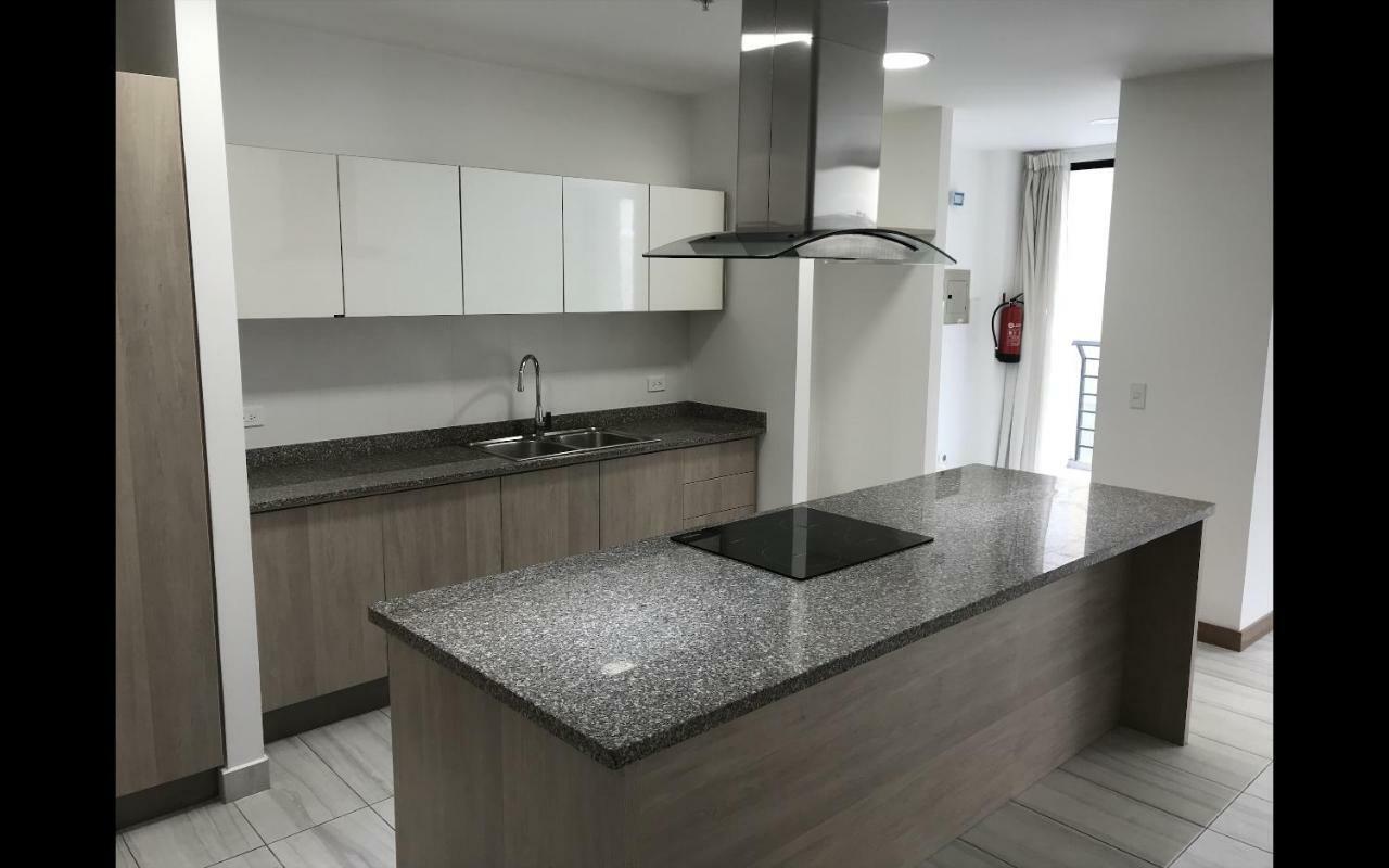 1410 Habitacion En Lujoso Departamento - Atelier Quito Exterior photo
